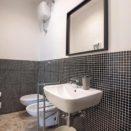 Cavour Centro _ Brand Life _ *