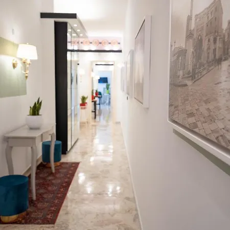 Guest house Cavour Centro _ Brand Life _ *