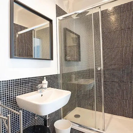 Guest house Cavour Centro _ Brand Life _