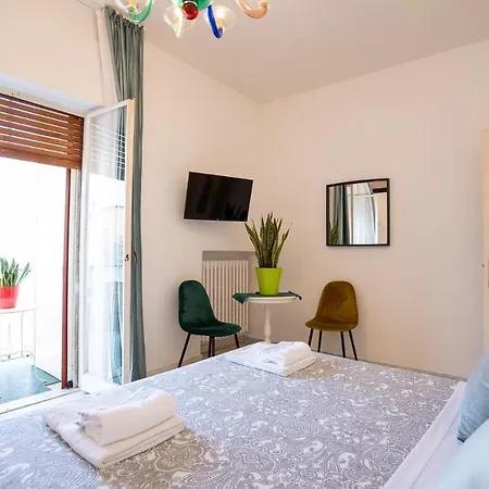 Guest house Cavour Centro _ Brand Life _