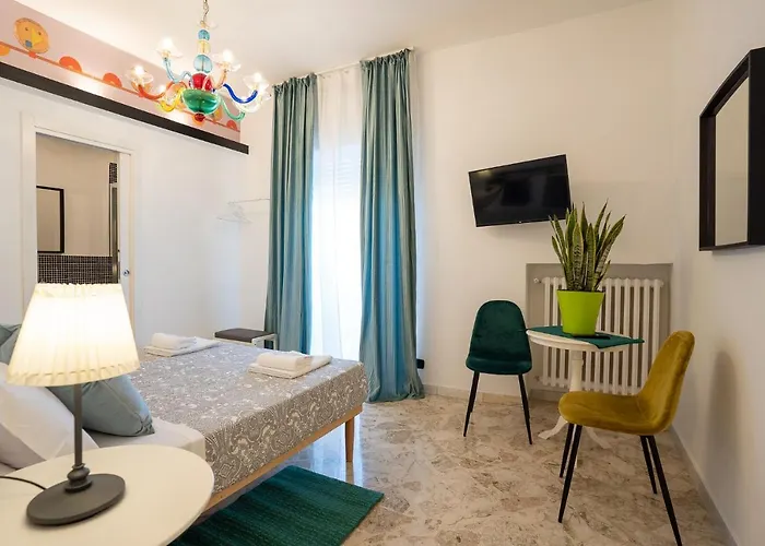 Cavour Centro _ Brand Life _ باري