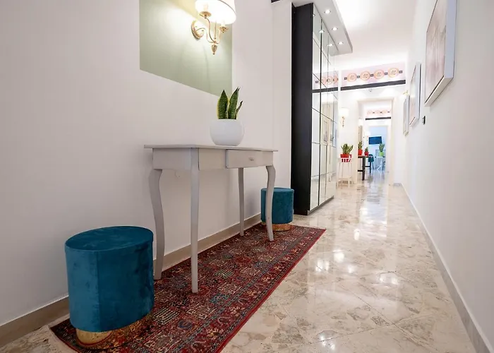 Cavour Centro _ Brand Life _ فندق باري