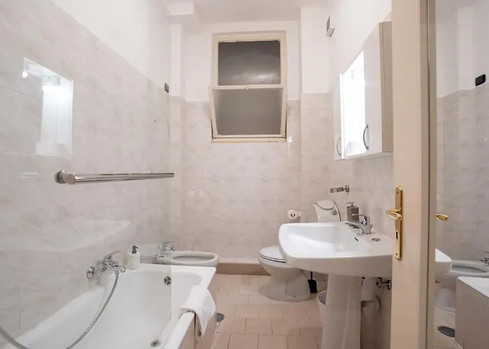 فندق Cavour Centro _ Brand Life _ *